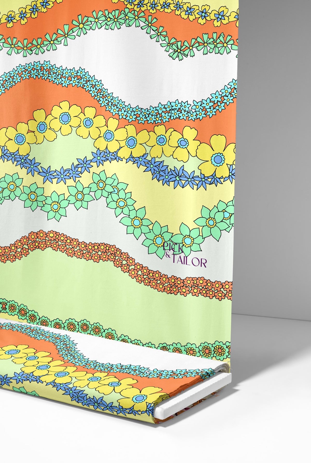 Groovy Garland Green
