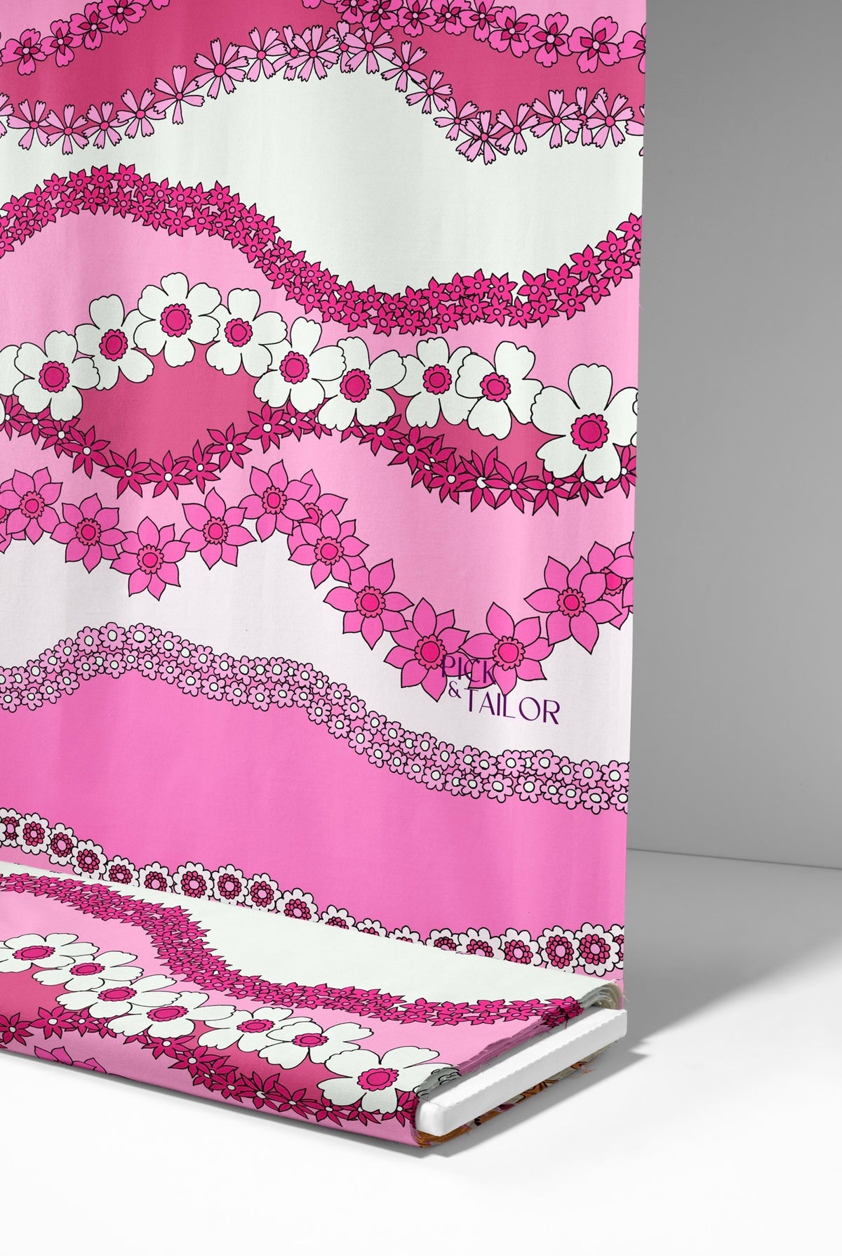 Groovy Garland Pink